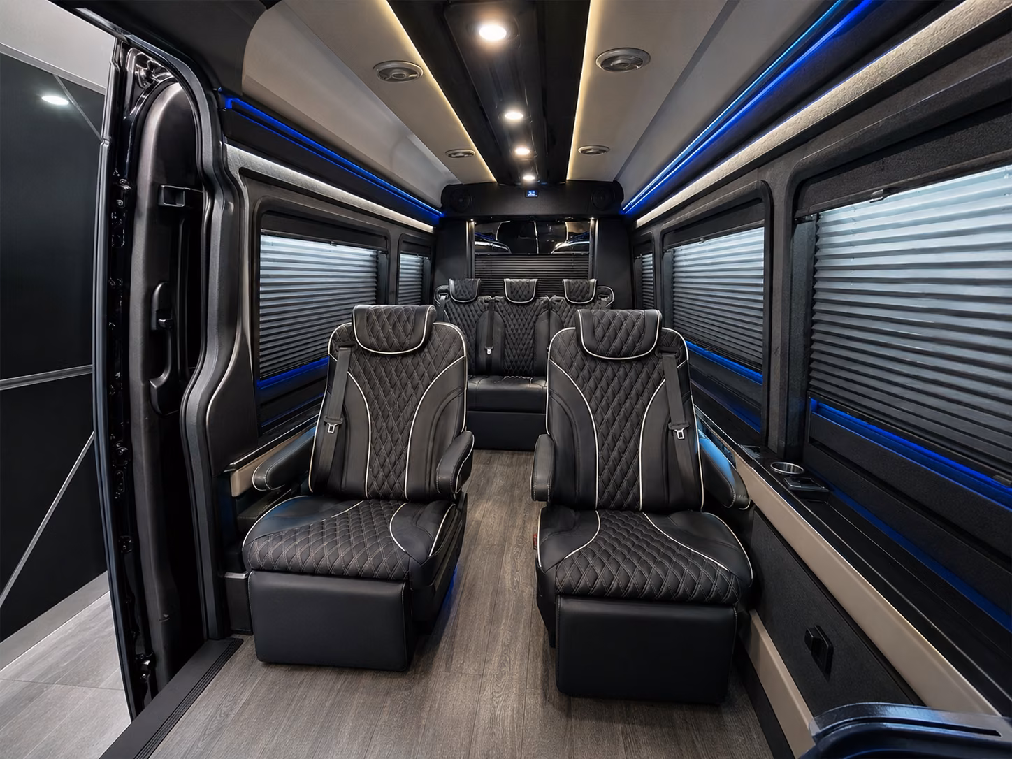 busrentalmethuen com is how merrimack college groups and student travelers get to the airport