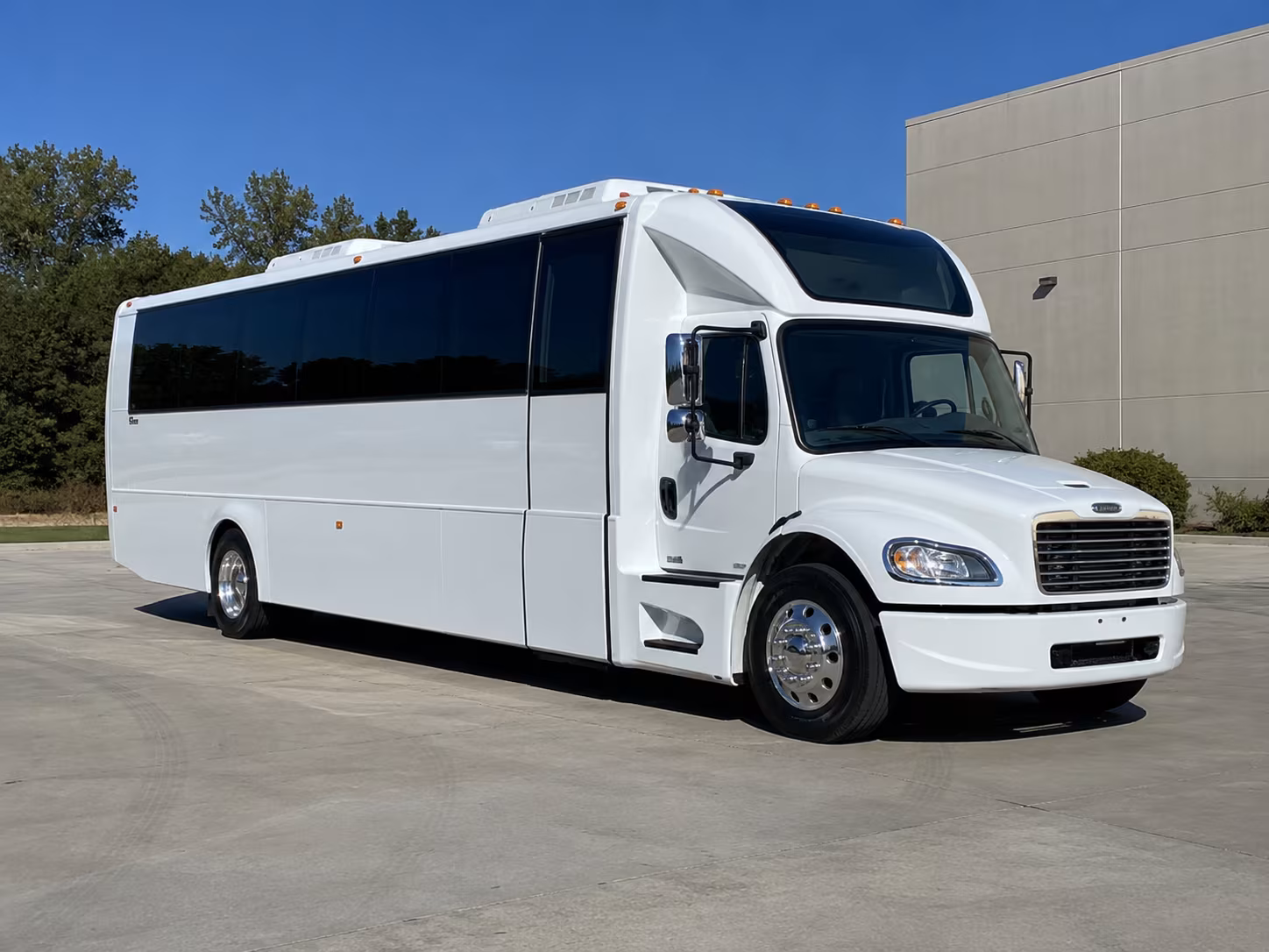 methuen 28 passenger party bus